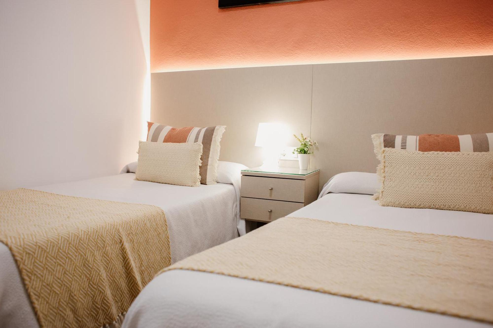 Apartamentos Turisticos Mastil 16 مالقة المظهر الخارجي الصورة