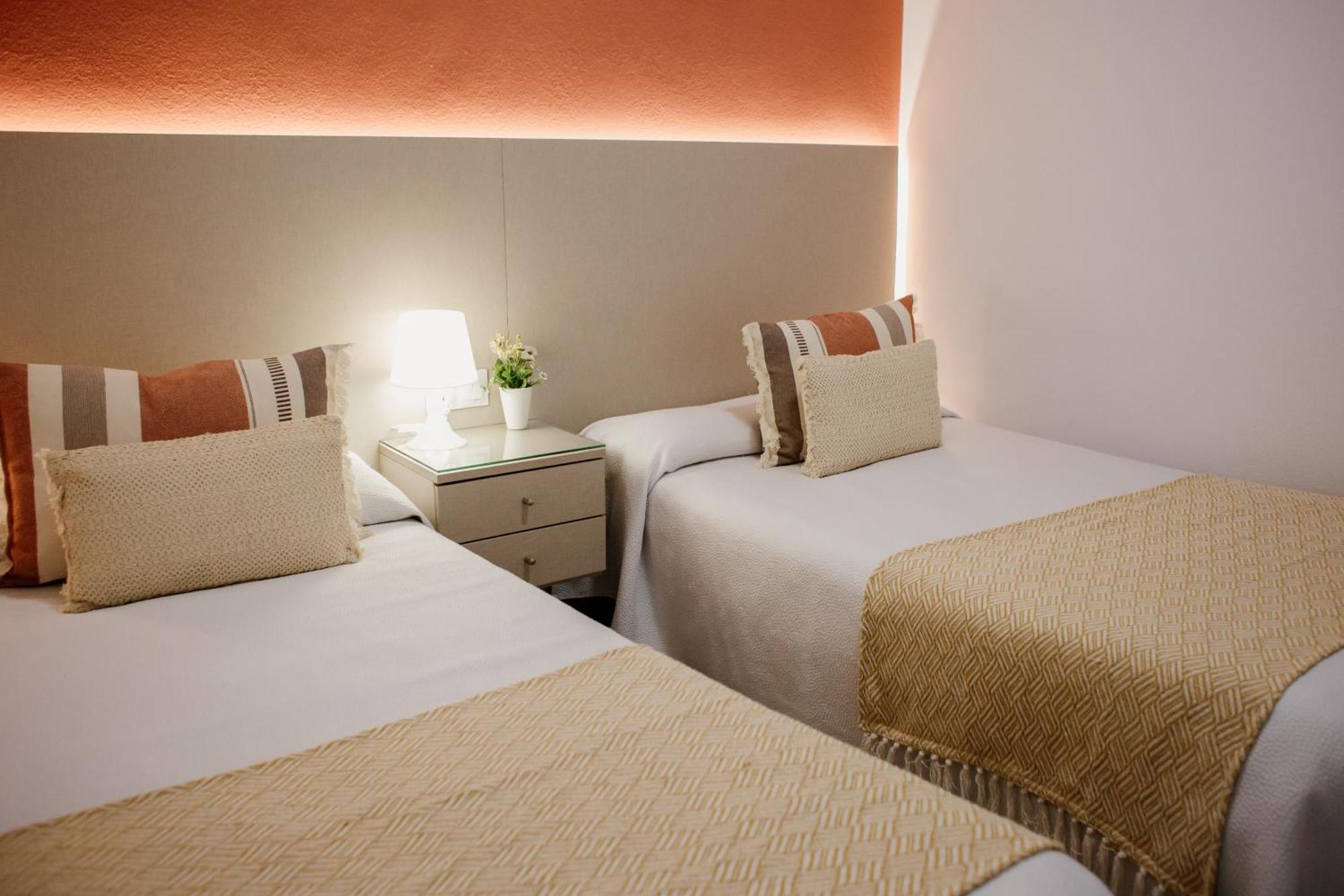Apartamentos Turisticos Mastil 16 مالقة المظهر الخارجي الصورة