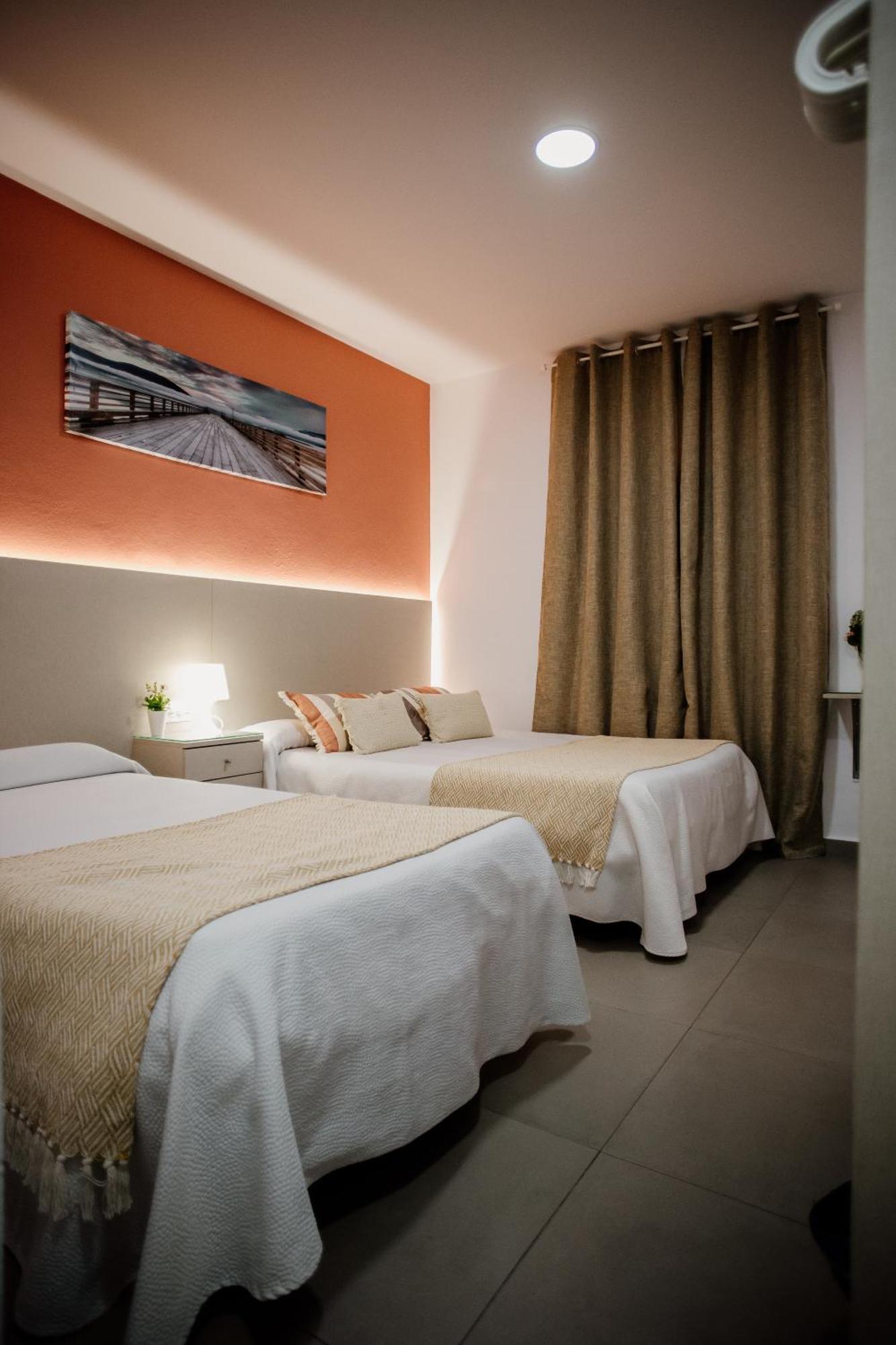 Apartamentos Turisticos Mastil 16 مالقة المظهر الخارجي الصورة